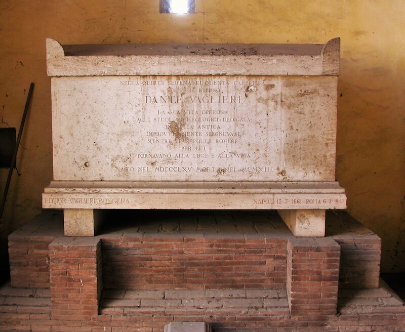 Tumba de Dante Vaglieri en la iglesia de San Herculano